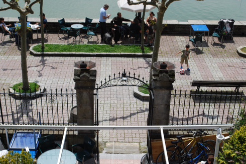 Nuestra terraza directa a la ria